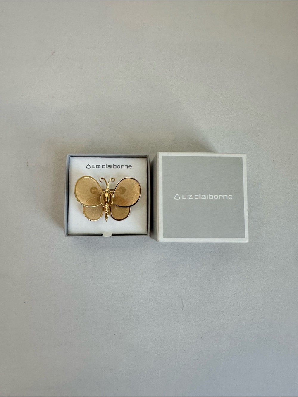 Vintage Liz Claiborne Brooch - Picture 2 of 3